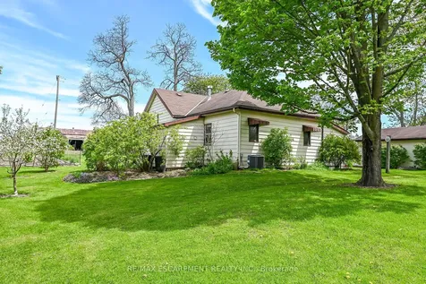 81 Fishcarrier Street N Haldimand ON N0A 1E0