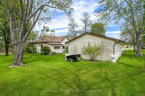 81 Fishcarrier Street N Haldimand ON N0A 1E0