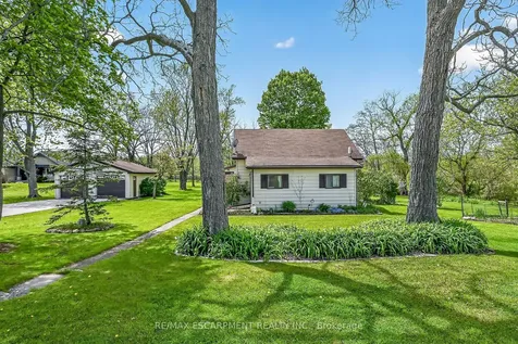 81 Fishcarrier Street N Haldimand ON N0A 1E0
