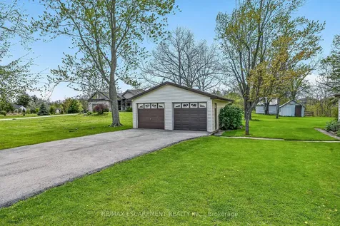 81 Fishcarrier Street N Haldimand ON N0A 1E0