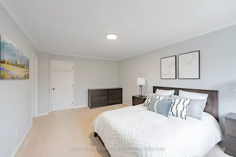 319 Glenbrae Avenue Kanata ON K2W 0B9