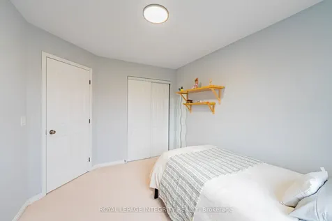 319 Glenbrae Avenue Kanata ON K2W 0B9