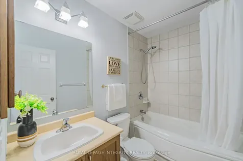 319 Glenbrae Avenue Kanata ON K2W 0B9