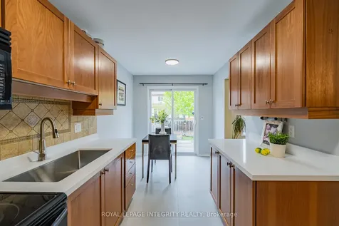 319 Glenbrae Avenue Kanata ON K2W 0B9