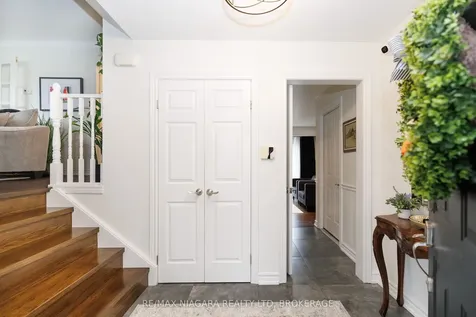 7013 Glengowan Crescent Niagara Falls ON L2J 3R7