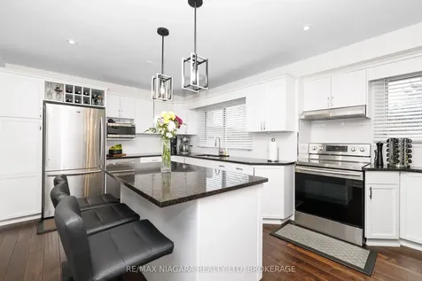 7013 Glengowan Crescent Niagara Falls ON L2J 3R7