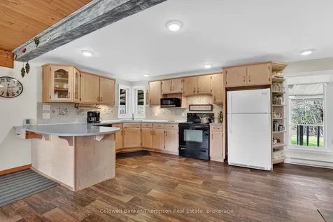 469 Lynx Lake Road Huntsville ON P1H 2J3