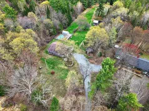 469 Lynx Lake Road Huntsville ON P1H 2J3