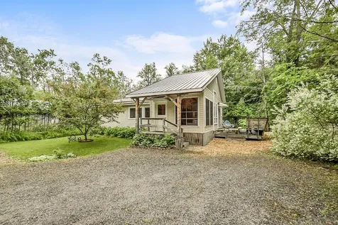 1009 Kirbys Beach Road Bracebridge ON P1L 1X2
