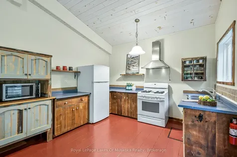 1009 Kirbys Beach Road Bracebridge ON P1L 1X2