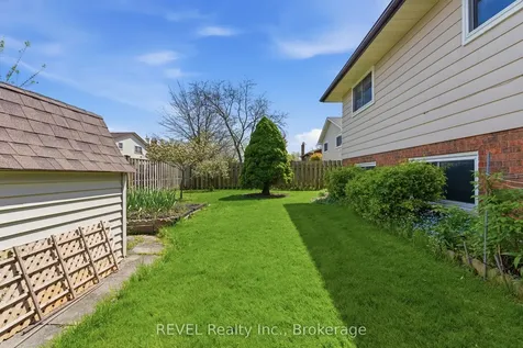 7419 Green Boughs Road Niagara Falls ON L2J 3Y8