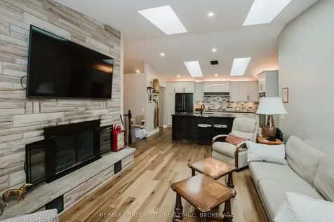 2 Valleyview Court Pelham ON L0S 1E0
