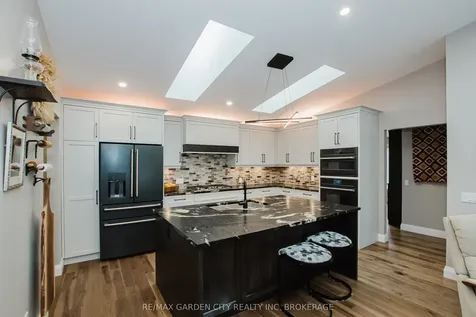 2 Valleyview Court Pelham ON L0S 1E0