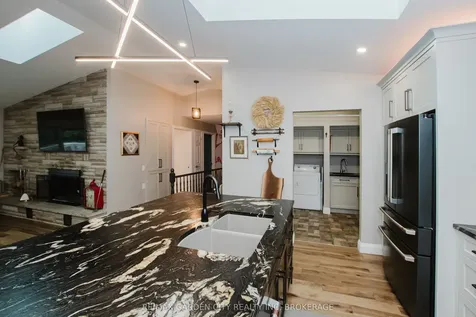 2 Valleyview Court Pelham ON L0S 1E0