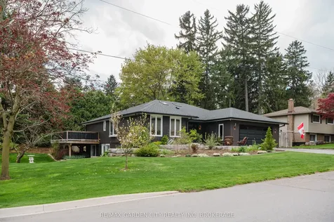 2 Valleyview Court Pelham ON L0S 1E0