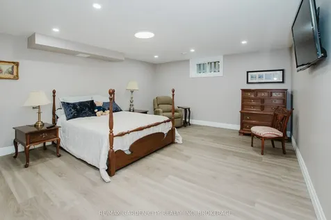 2 Valleyview Court Pelham ON L0S 1E0