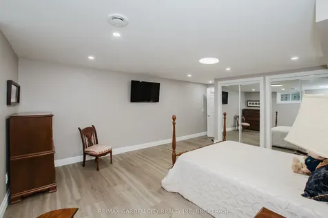 2 Valleyview Court Pelham ON L0S 1E0