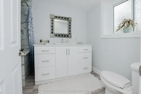 2 Valleyview Court Pelham ON L0S 1E0