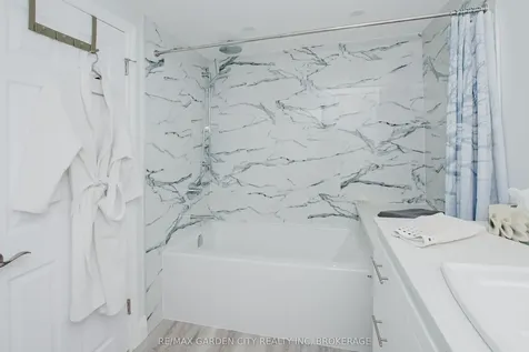 2 Valleyview Court Pelham ON L0S 1E0