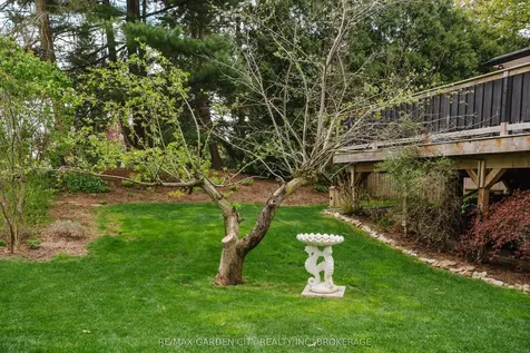 2 Valleyview Court Pelham ON L0S 1E0