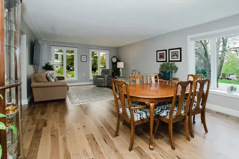 2 Valleyview Court Pelham ON L0S 1E0