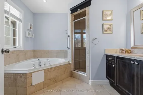 96 Newcombe Road Hamilton ON L9H 0A6