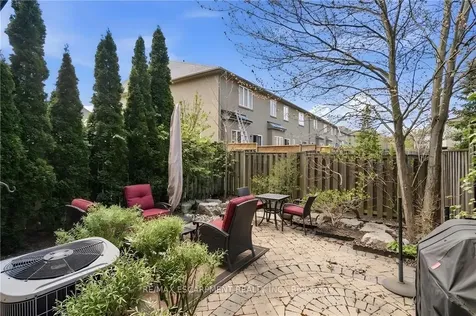 96 Newcombe Road Hamilton ON L9H 0A6