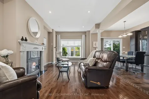 96 Newcombe Road Hamilton ON L9H 0A6