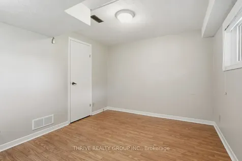 23 Vine Avenue Strathroy-caradoc ON N7G 3V1