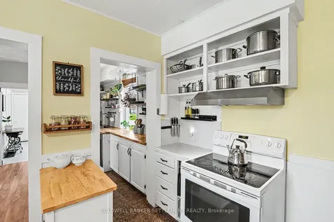 9 Jubilee Street Montague ON K7A 2W9