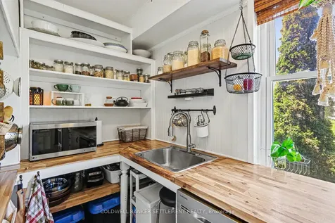 9 Jubilee Street Montague ON K7A 2W9