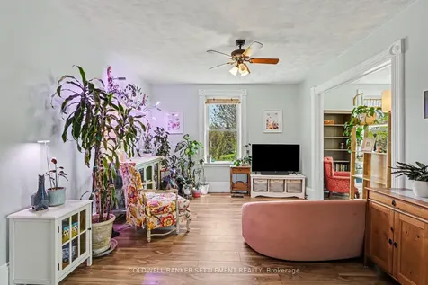 9 Jubilee Street Montague ON K7A 2W9