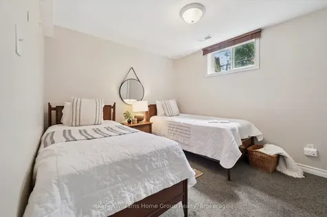 5 Clarke Street Centre Wellington ON N0B 1S0