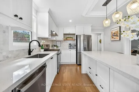 9 Ben Tirran Crescent Hamilton ON L8G 4V8