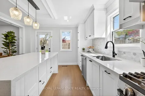 9 Ben Tirran Crescent Hamilton ON L8G 4V8