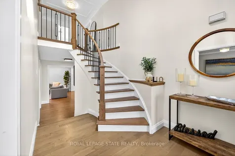 9 Ben Tirran Crescent Hamilton ON L8G 4V8