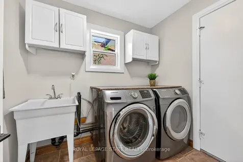 9 Ben Tirran Crescent Hamilton ON L8G 4V8