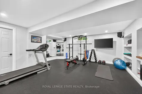 9 Ben Tirran Crescent Hamilton ON L8G 4V8