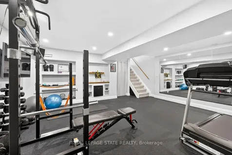 9 Ben Tirran Crescent Hamilton ON L8G 4V8