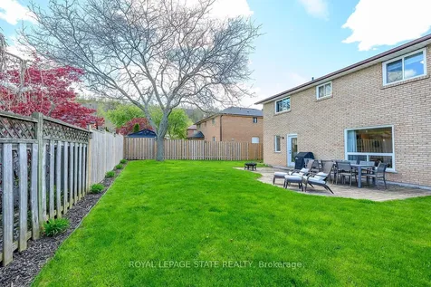 9 Ben Tirran Crescent Hamilton ON L8G 4V8
