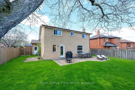 9 Ben Tirran Crescent Hamilton ON L8G 4V8