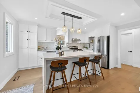 9 Ben Tirran Crescent Hamilton ON L8G 4V8