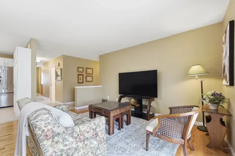 20 Pinegrove Court Belleville ON K8N 5X9