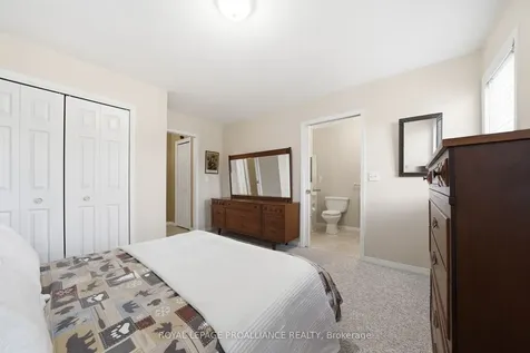 20 Pinegrove Court Belleville ON K8N 5X9