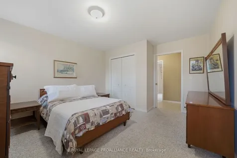 20 Pinegrove Court Belleville ON K8N 5X9
