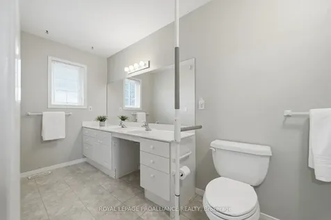 20 Pinegrove Court Belleville ON K8N 5X9