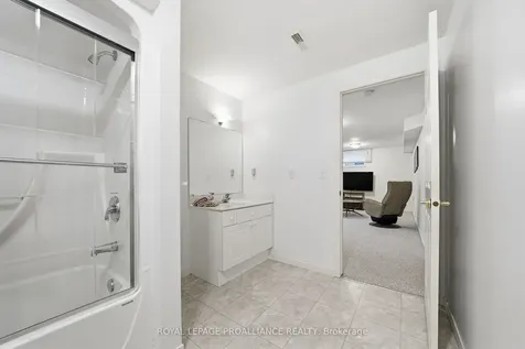 20 Pinegrove Court Belleville ON K8N 5X9