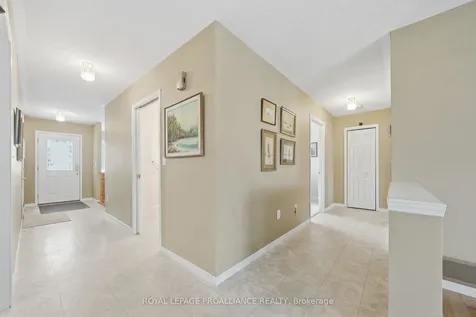 20 Pinegrove Court Belleville ON K8N 5X9