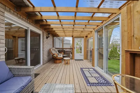 20 Pinegrove Court Belleville ON K8N 5X9