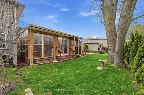 20 Pinegrove Court Belleville ON K8N 5X9